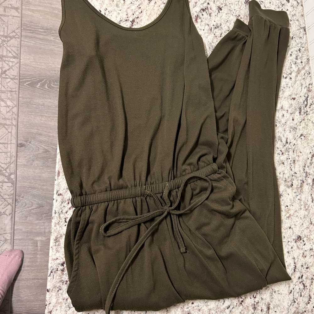 ReoRia Olive Green Jumpsuit Romper - Picture 2 of 10